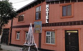 Family Guest House - Friends-J