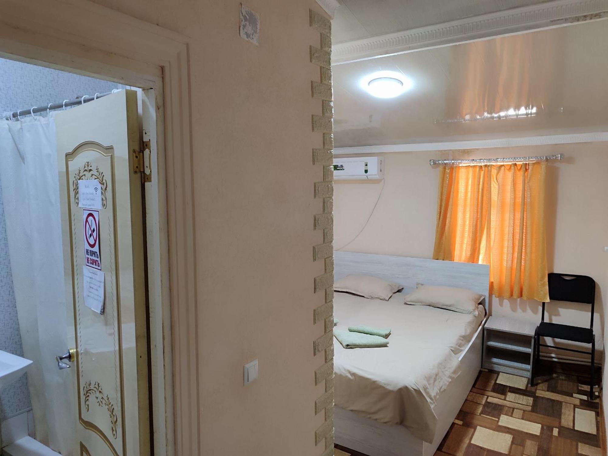 Family Guest House - Friends-J Nukus Buitenkant foto